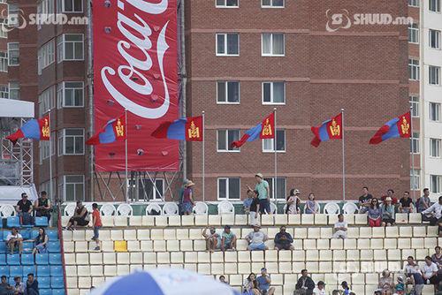 Монголчууд аа, жуулчдад 1000 суудал хандивлаач